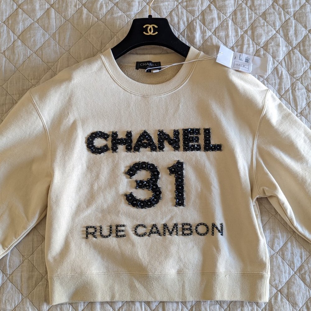 NWT CHANEL 20P Rue Cambon CC LOGO EMBELLISHED PULLOVER SWEATER - SMALL